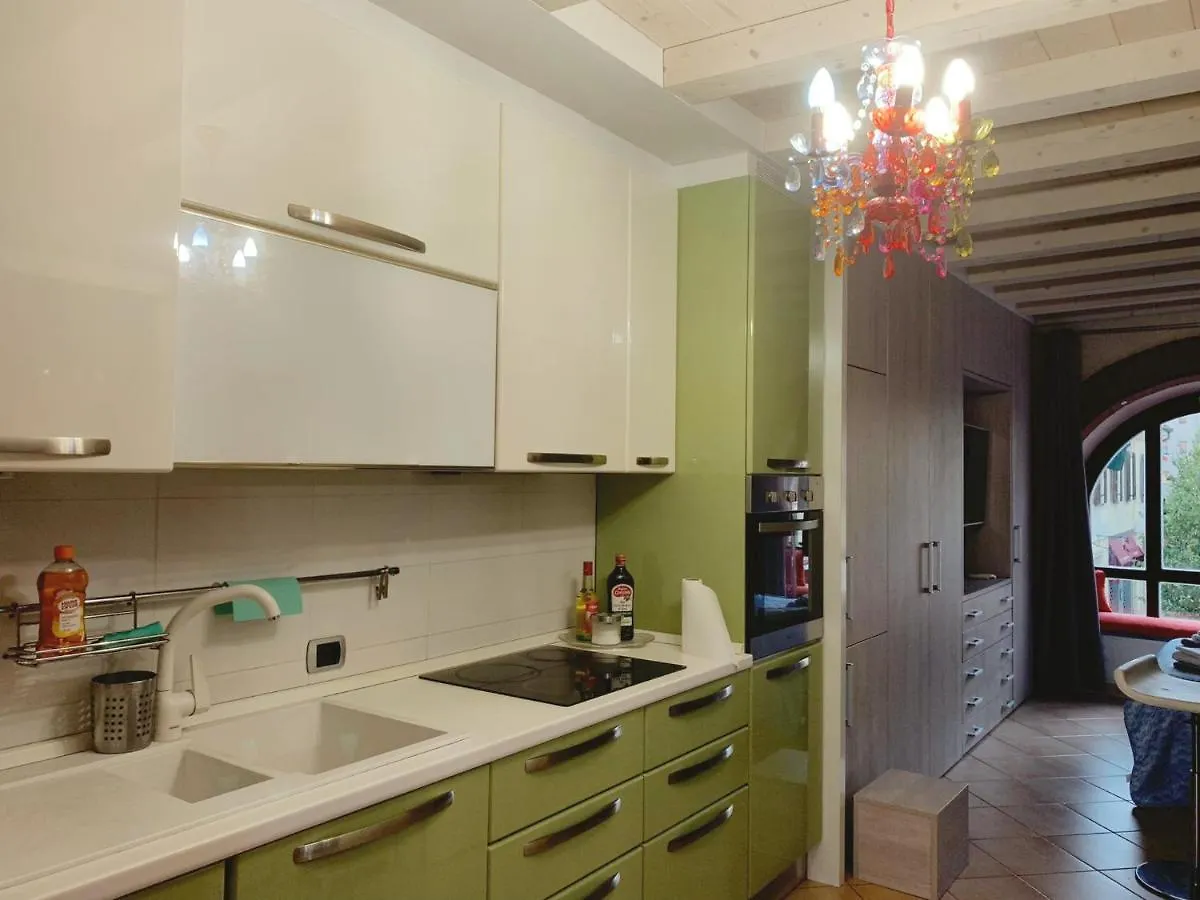 B&B Corte Del Centro 노바테밀라네세 0*,